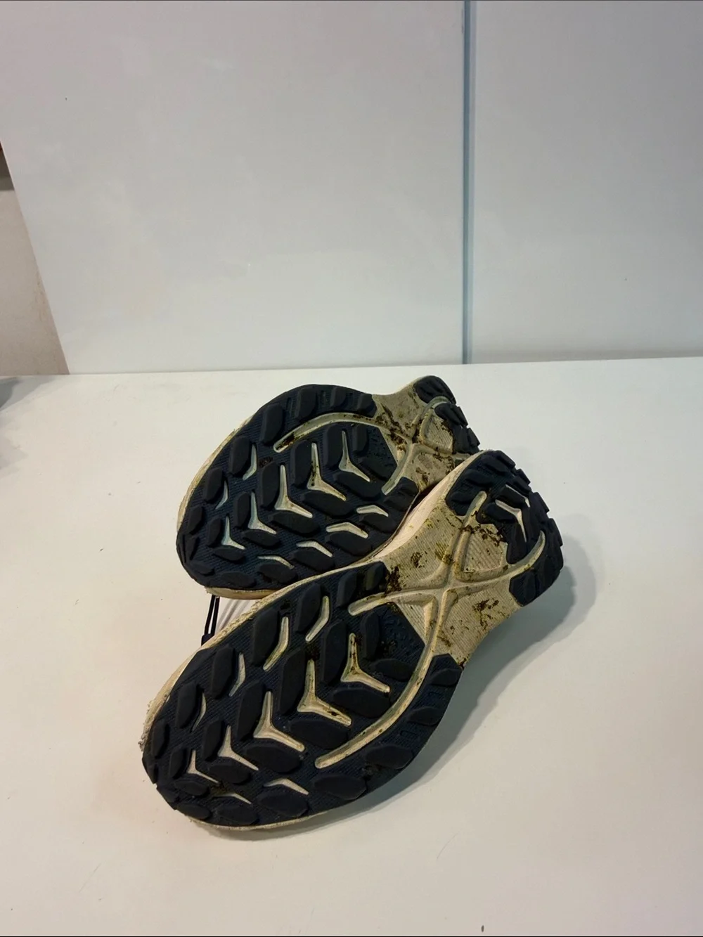 Used Hoka athletic shoes transport freedom 4.5 MD big kids